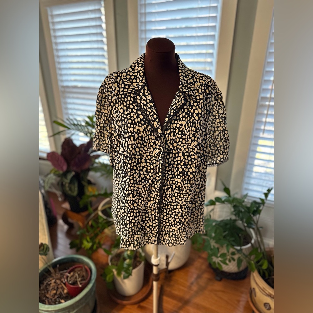Jones New York Black & White Shirt (18W)